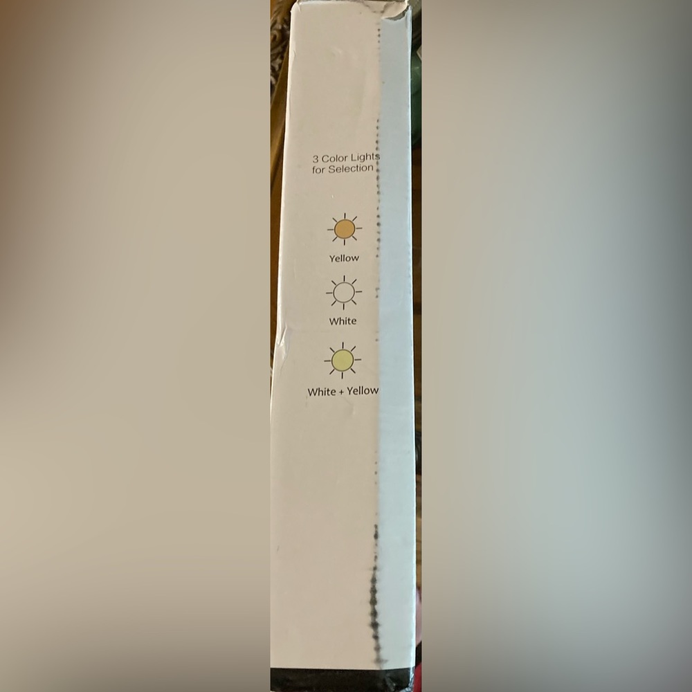 New in box HORM 3 color lighting make up mirror - Picture 2 of 6